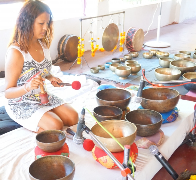 Learn how to give group sound healing concert with Tibetan Singing Bowls